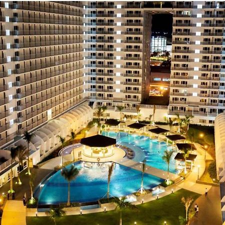 Kathys Crib At Shell Residences Манила Екстериор снимка