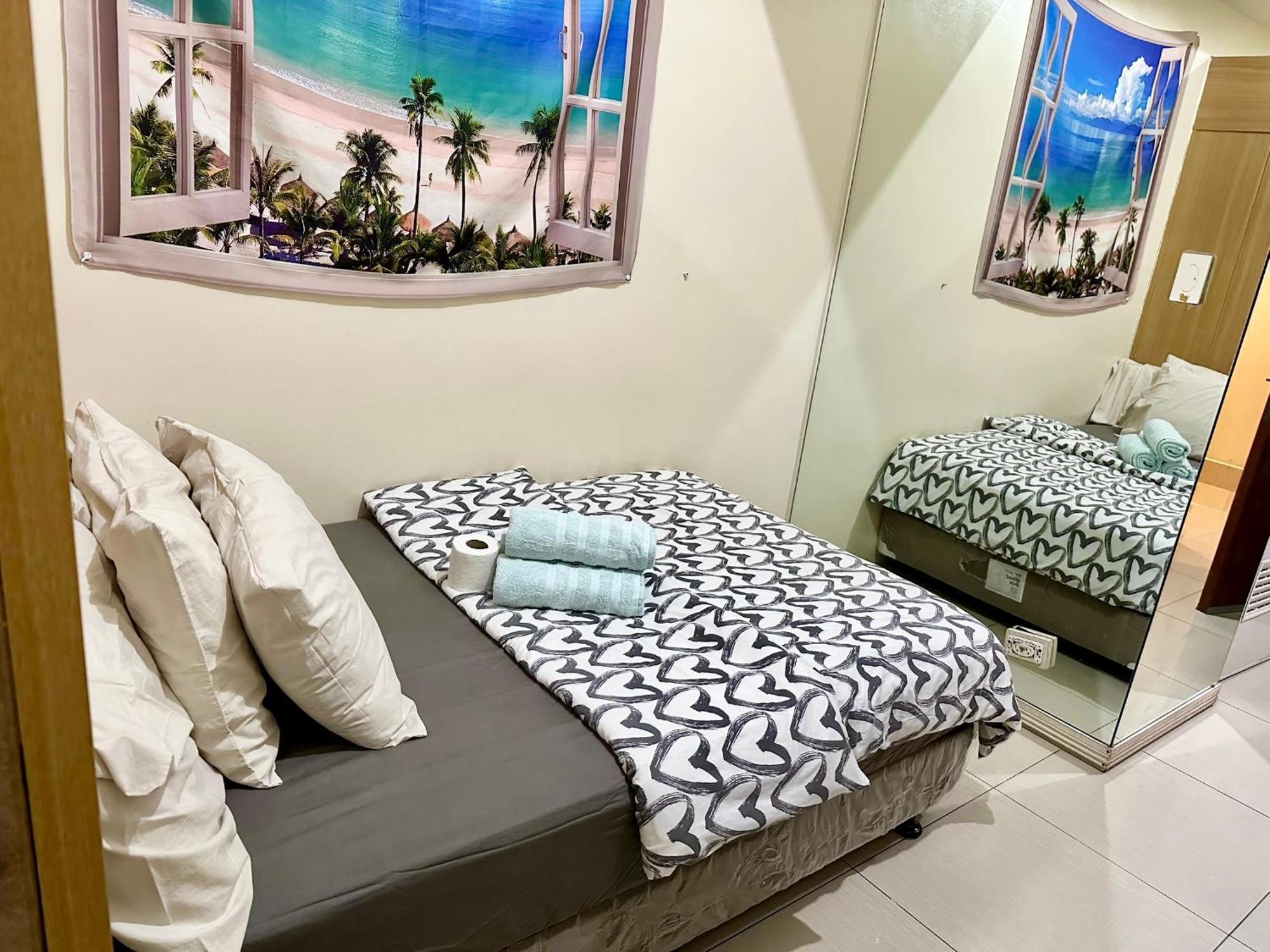 Kathys Crib At Shell Residences Манила Екстериор снимка